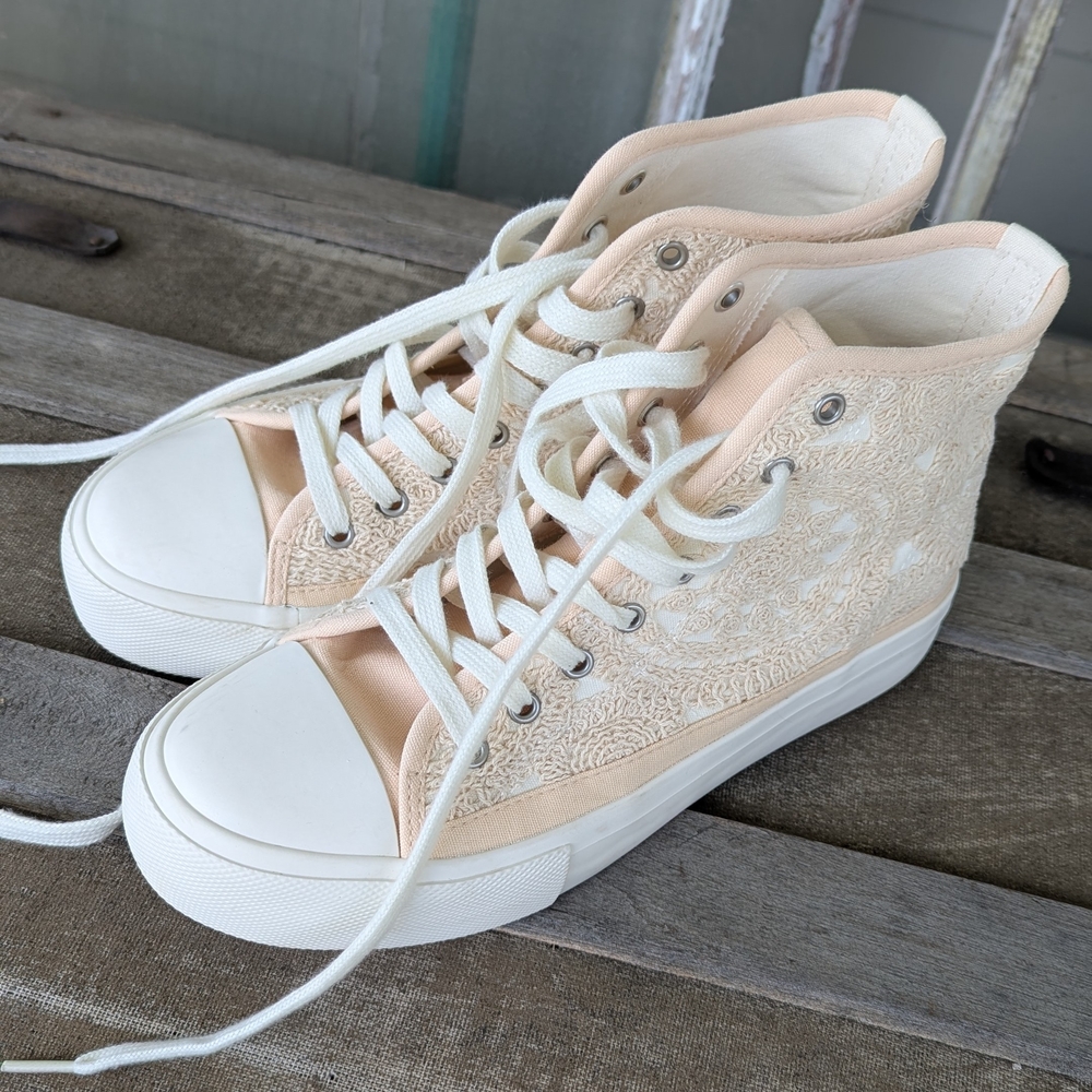 American Eagle Outfitters Cream Lace Sneakers